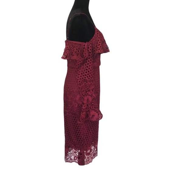 Ministry of Style Momentum Cold Shoulder Dress - Picture 5 of 12